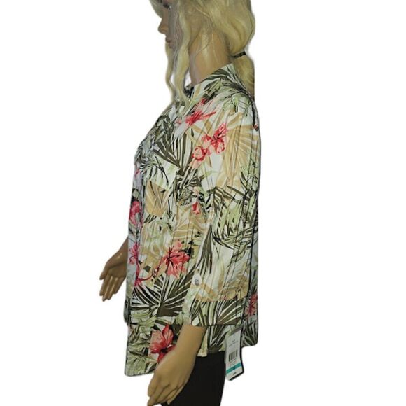 Alia NWT floral  blouse - Picture 4 of 8